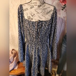 Chic Navy and White Floral Long Sleeve Dress